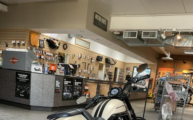 2014 Harley-Davidson® Night Rod® Special Sand Cammo Denim