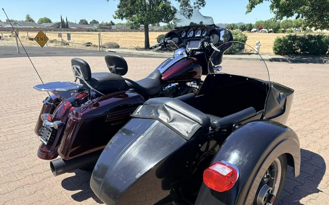 FLHXS 2016 Street Glide® Special