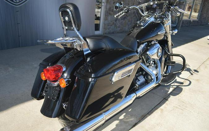 2015 Harley-Davidson® FLD - Dyna® Switchback™