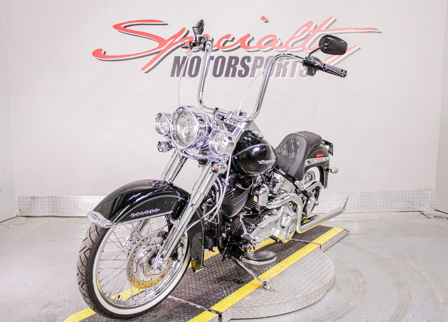 2016 Harley-Davidson Softail® Deluxe