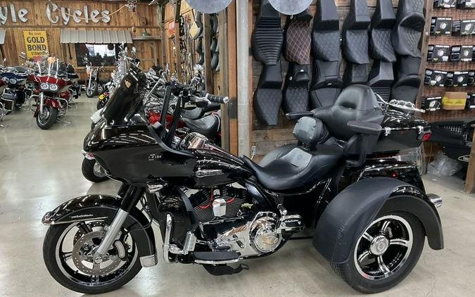 2015 Harley-Davidson® FLHTCUTG - Tri-Glide® Ultra