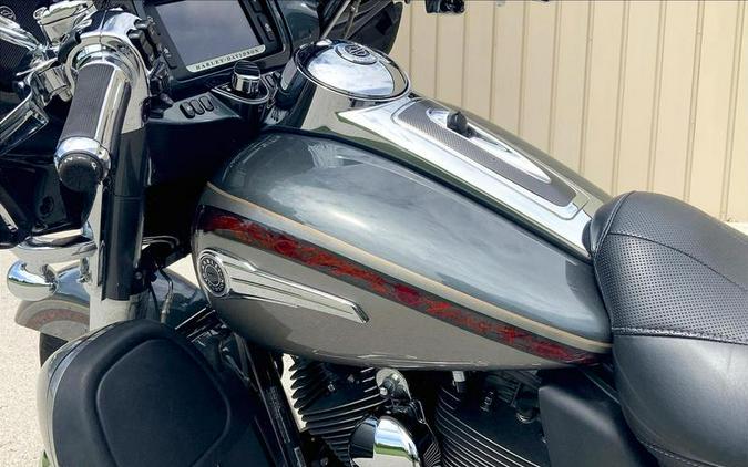 2016 Harley-Davidson® FLHTKSE - CVO™ Limited