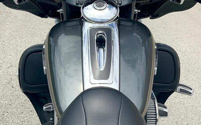 2016 Harley-Davidson® FLHTKSE - CVO™ Limited