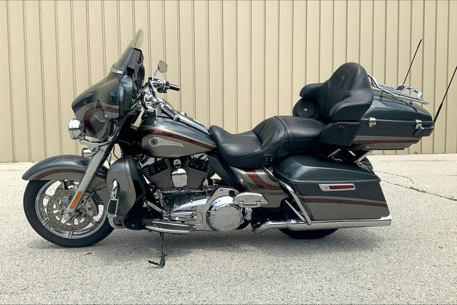 2016 Harley-Davidson® FLHTKSE - CVO™ Limited