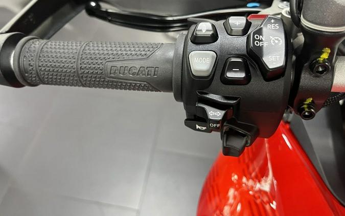 2025 Ducati Multistrada V4 Pikes Peak