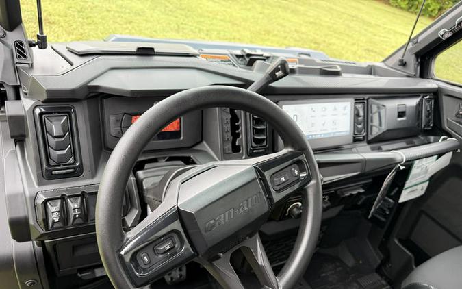 2026 Can-Am® Defender Limited HD11