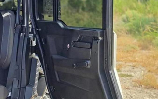 2027 Can-Am Defender XU MAX Limited HD11