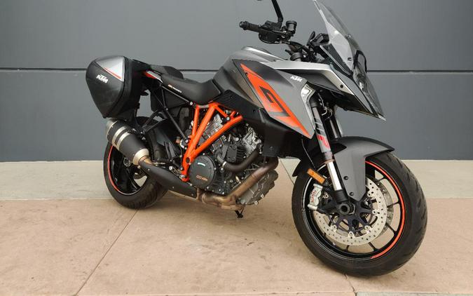 2017 KTM 1290 SUPER DUKE GT