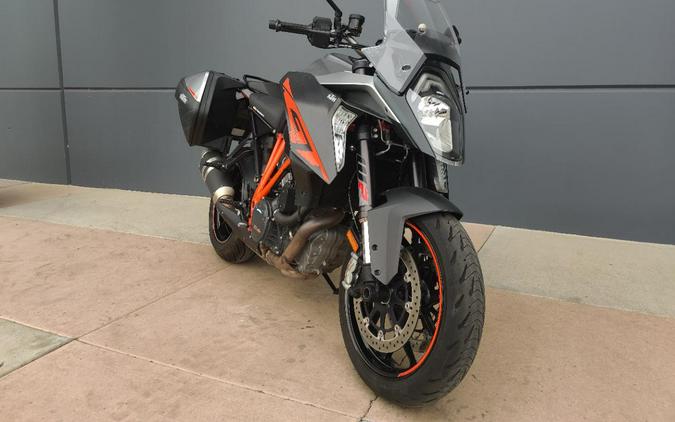 2017 KTM 1290 SUPER DUKE GT