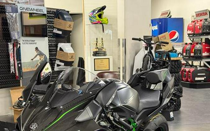 2026 Kawasaki Ninja H2® Carbon ABS