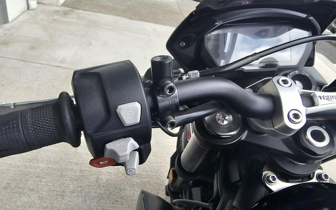 2018 Triumph STREET TRIPLE R