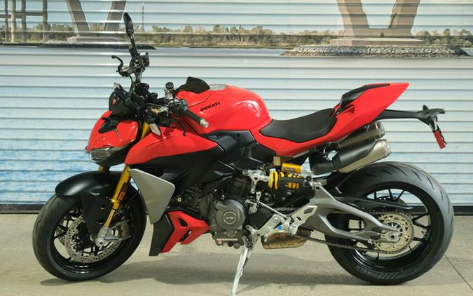 2026 Ducati SFV2S 896