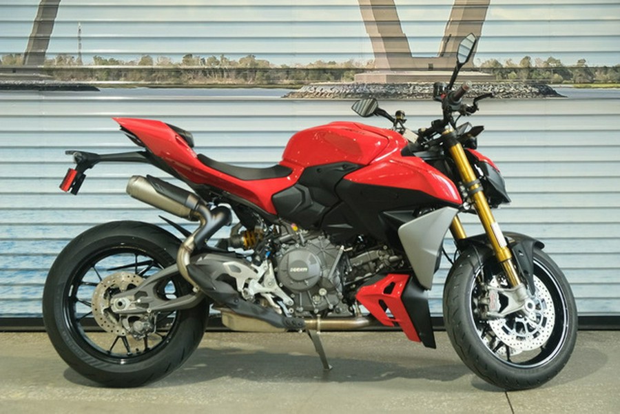 2026 Ducati SFV2S 896