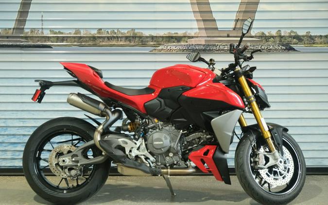 2026 Ducati SFV2S 896