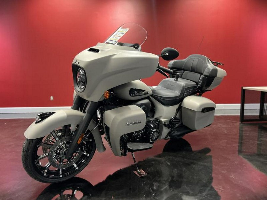 2023 Indian Motorcycle® Roadmaster® Dark Horse® Silver Quartz Smoke