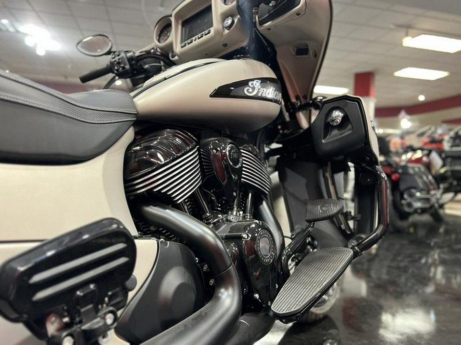 2023 Indian Motorcycle® Roadmaster® Dark Horse® Silver Quartz Smoke