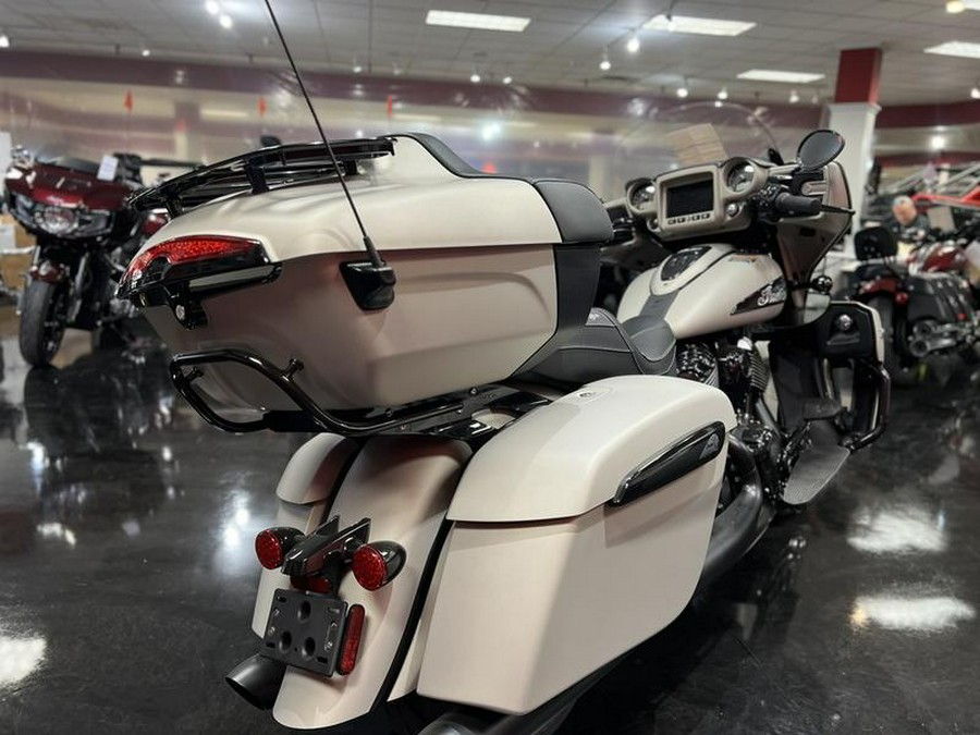 2023 Indian Motorcycle® Roadmaster® Dark Horse® Silver Quartz Smoke