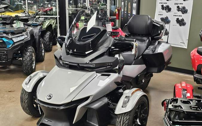 2023 Can-Am® Spyder RT Limited Dark Wheels