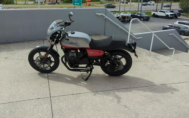 2024 Moto Guzzi V7 Stone Corsa