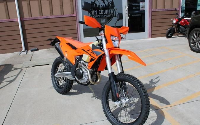 2025 KTM 500 EXC-F Six Days First Look [Fast Facts; 15 Photos]