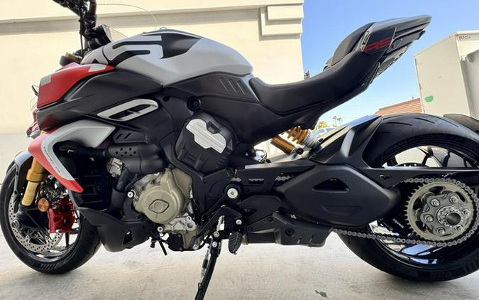 2027 Ducati Diavel V4 RS Livery