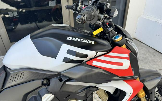 2027 Ducati Diavel V4 RS Livery