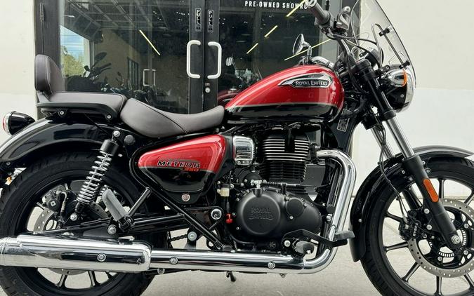 2023 Royal Enfield Meteor 350 Supernova Red