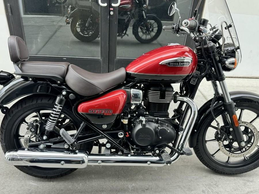 2023 Royal Enfield Meteor 350 Supernova Red