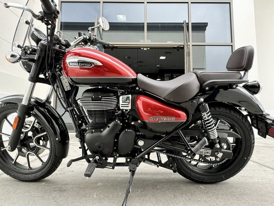 2023 Royal Enfield Meteor 350 Supernova Red