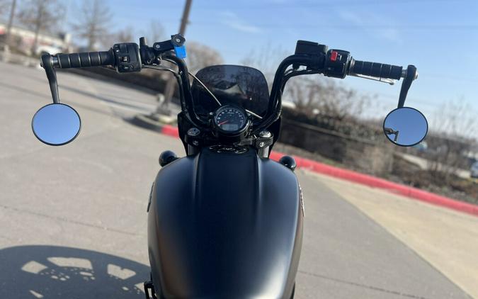 2022 Indian Scout, BLACK