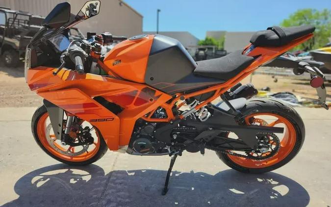 New 2024 KTM RC 390 ORANGE