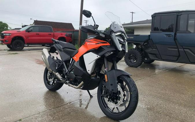 2027 KTM Super Adventure 1390 S EVO