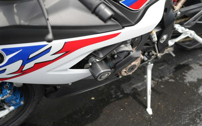 2022 BMW S 1000 RR Light White / Racing Blue / Racing Red