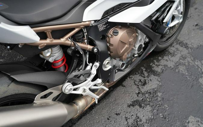 2022 BMW S 1000 RR Light White / Racing Blue / Racing Red