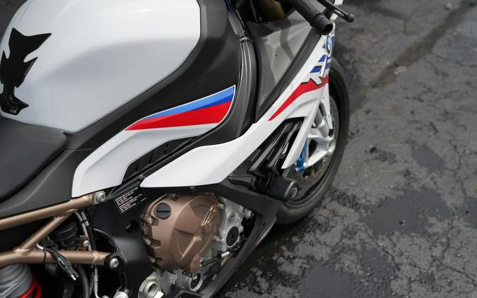 2022 BMW S 1000 RR Light White / Racing Blue / Racing Red