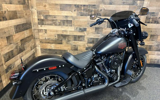 2026 Harley-Davidson® Deadwood™ Black Denim FLHD