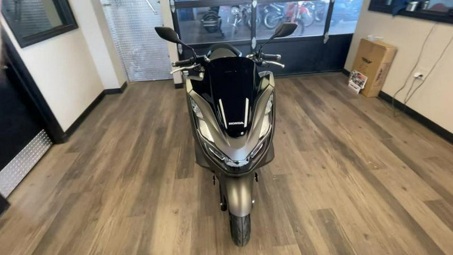 2023 Honda® PCX