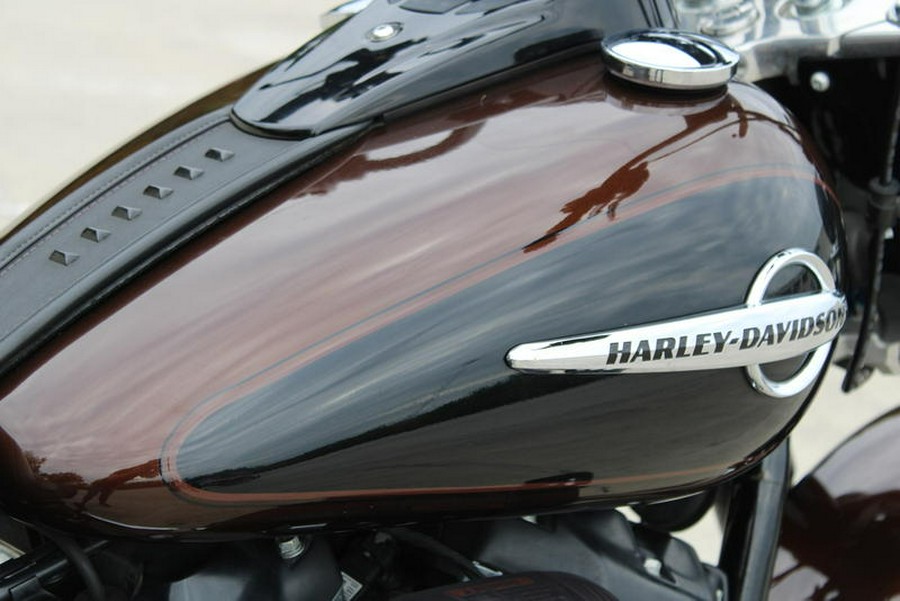 2019 Harley-Davidson® FLHCS - Heritage Classic 114