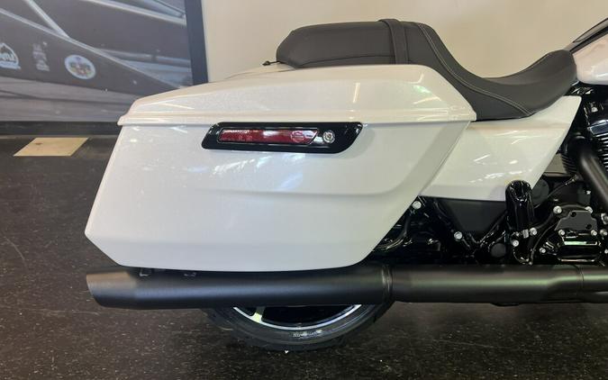 2024 Harley-Davidson Road Glide® White Onyx Pearl FLTRX