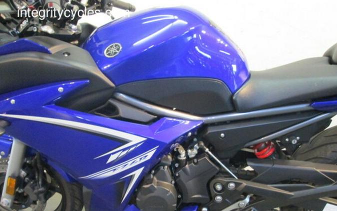 2009 Yamaha FZ6R Team Yamaha Blue/White