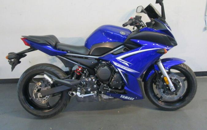 2009 Yamaha FZ6R Team Yamaha Blue/White