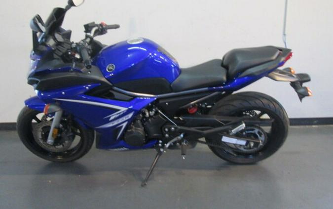 2009 Yamaha FZ6R Team Yamaha Blue/White