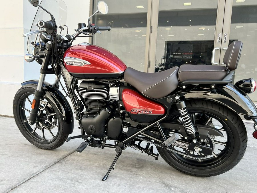 2023 Royal Enfield Meteor 350 Supernova Red