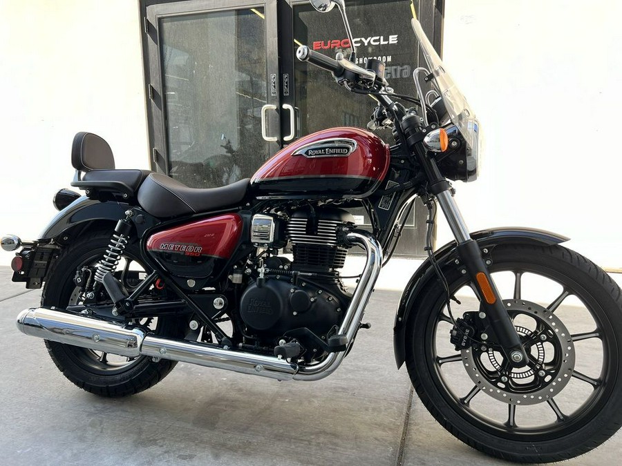 2023 Royal Enfield Meteor 350 Supernova Red