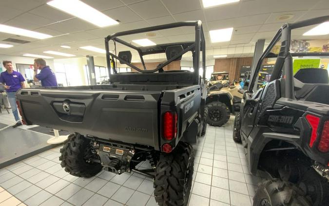 2023 Can-Am™ Defender DPS HD10