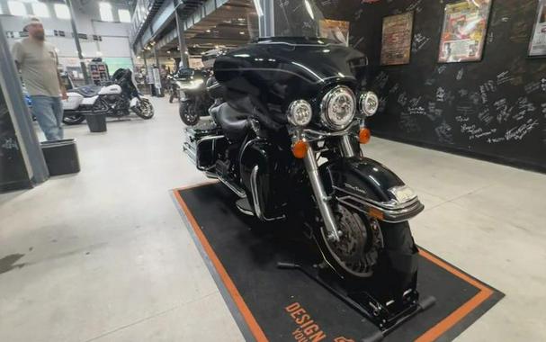 2009 Harley-Davidson® FLHTCU - Ultra Classic® Electra Glide®