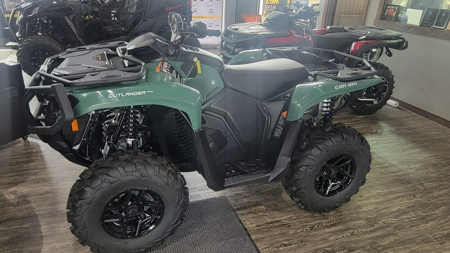 2025 Can-Am Outlander PRO XU HD7