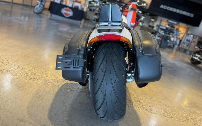 2011 Harley-Davidson® VRSCF - V-Rod® Muscle®