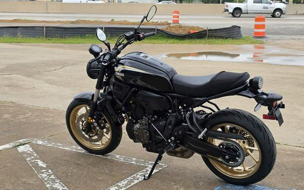 2026 Yamaha XSR700TB