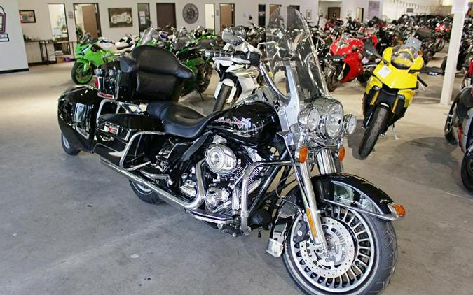 2010 Harley-Davidson® FLHR - Road King + 2011 Unigo Trailer